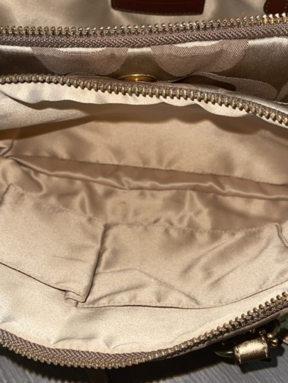 Coach Bag - Picture 10 of 11